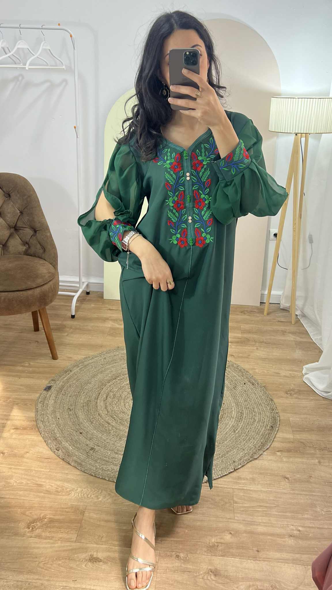 Djebba – broderie florale et manches ouvertes – Image 2